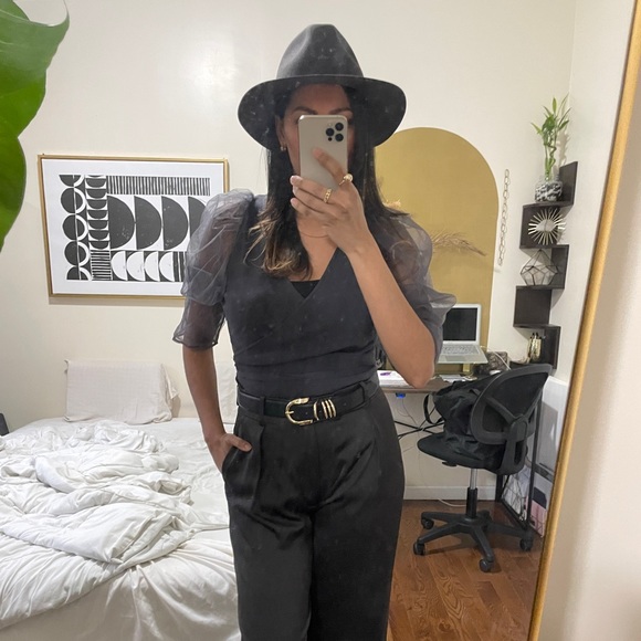 Zara Puffy Leaves Criss Crossed Top - Picture 8 of 8